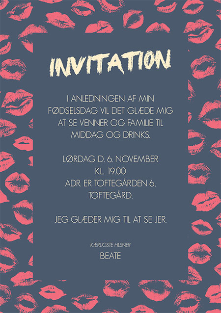 
                Denne skønne festinvitation er designet af den dygtige danske designer Andrea Larsson. Der er god plads til at skrive de festlige detaljer på forsiden af festinvitationen. Benyt bagsiden til de øvrige praktiske oplysninger. Til denne festinvitation kommer også matchende elementer i form af velkomstskilt, bordoversigt, menukort, bordkort, drinkskort, takkekort mm. således I kan skabe en rød tråd for festdagen.                